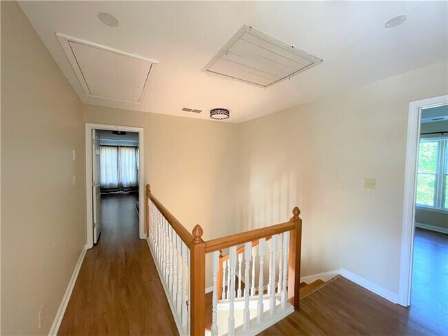 Building Photo - 10730 Pinewalk Forest Cir