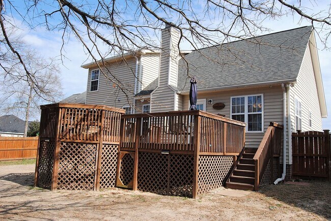 Building Photo - Wonderful Home in the Willow Lakes Community!