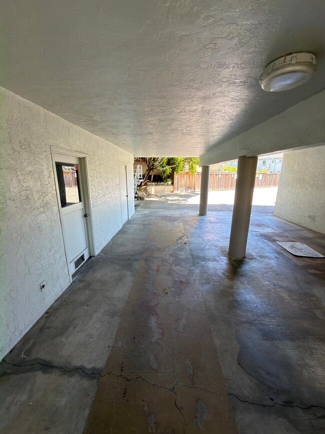 Building Photo - 173 Lower Via Casitas