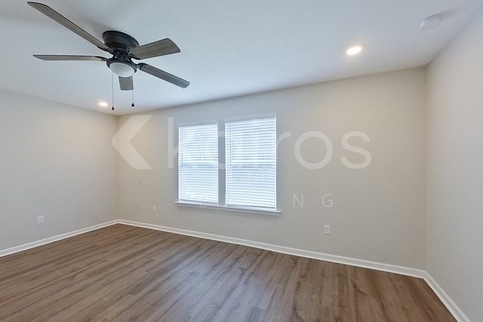 Building Photo - 52 Cottage Grove Dr