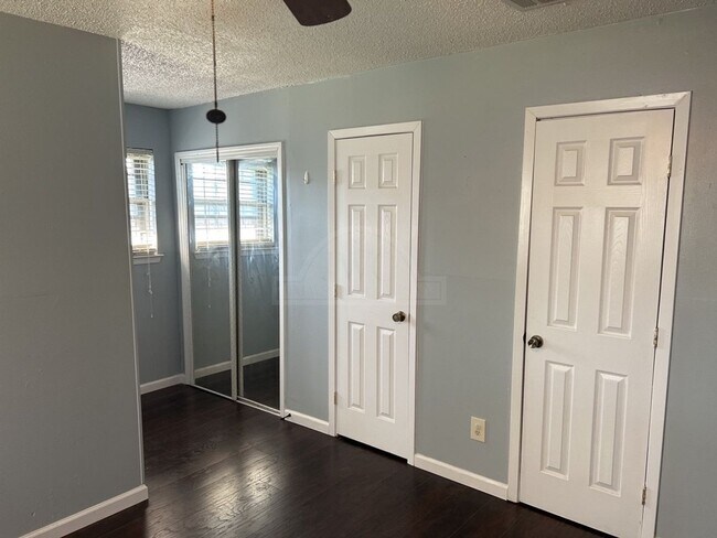 Building Photo - **2 weeks Free Rent***2310 Zinnia Court, K...