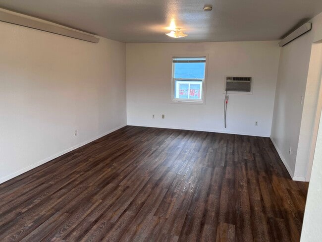 Building Photo - 234 Elmwood Ave