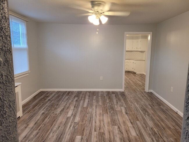 Building Photo - 21 Cook St