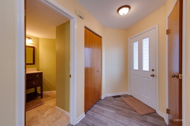 Building Photo - 344 Kildare Ct