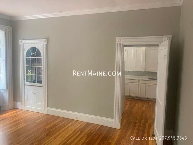 Building Photo - 13 Hudson St