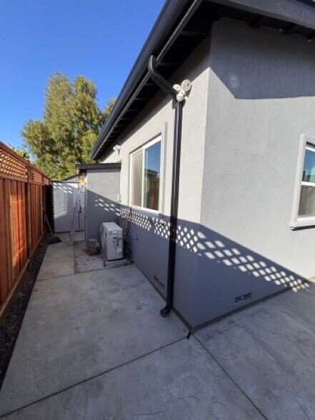 Building Photo - 4663 Deadwood Dr