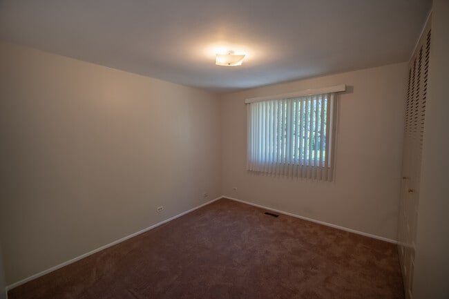 Building Photo - 1302 Oxford Ln