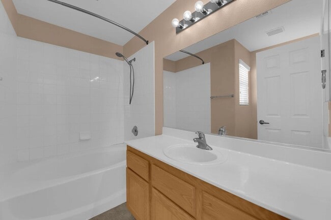 Building Photo - 7330 Phlox Rd