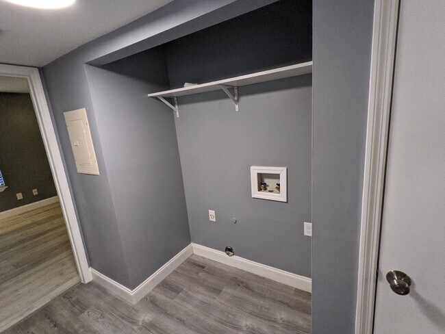 Building Photo - Ground Floor 2/2 in Pool Complex