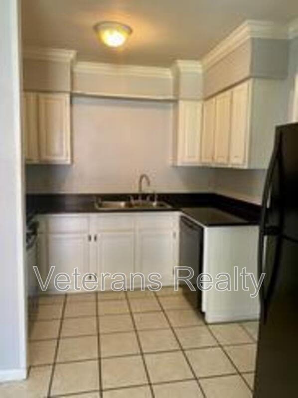 Building Photo - 101 Park Row Ave