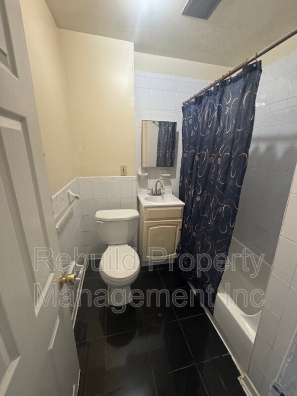 Building Photo - 1705 Ashburton St