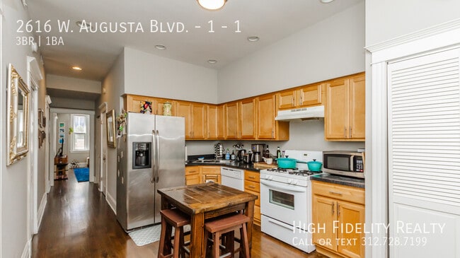 Building Photo - 2616 W Augusta Blvd