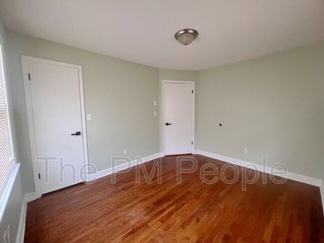 Building Photo - 34 Fleetwood Dr