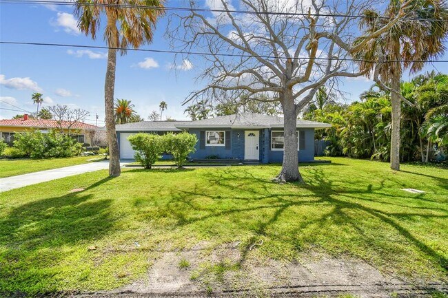 Building Photo - 951 Lantana Ave