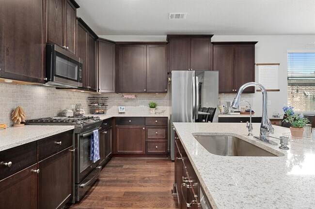 Building Photo - 4000 Harbor Point Dr