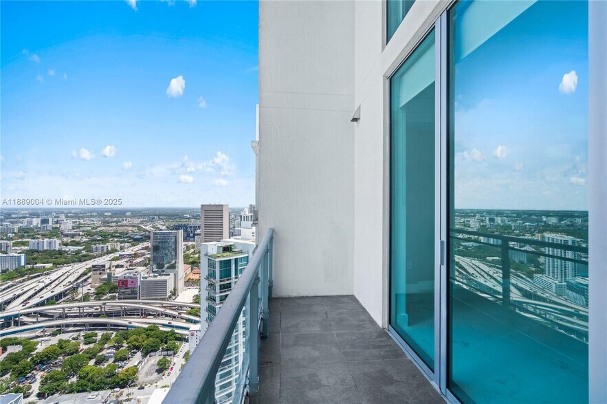 Building Photo - 92 SW 3rd St