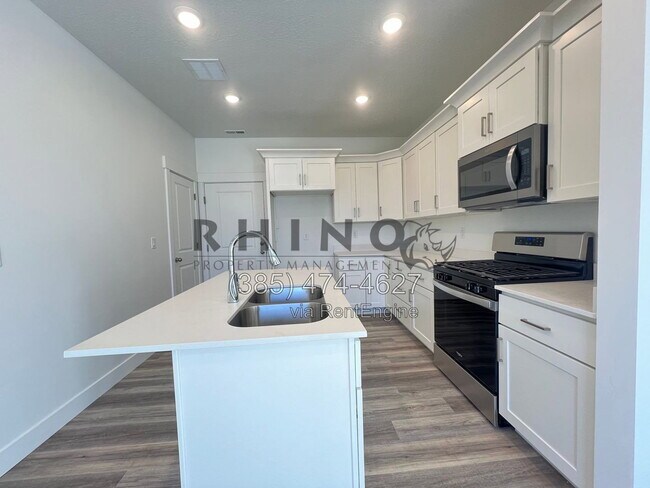 Building Photo - 1668 N 840 W