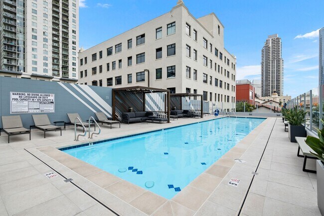 Building Photo - Little Italy Fully Furnished 1 Bedroom! Av...