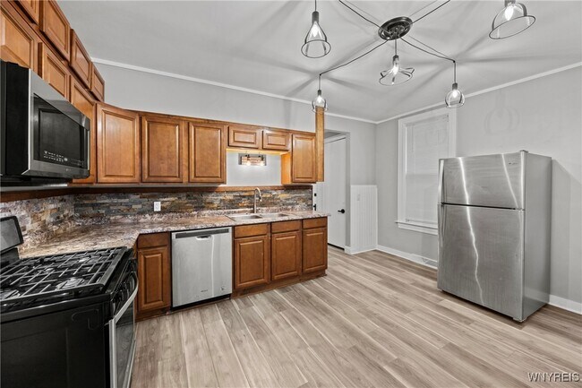 Building Photo - 522 W Ferry St