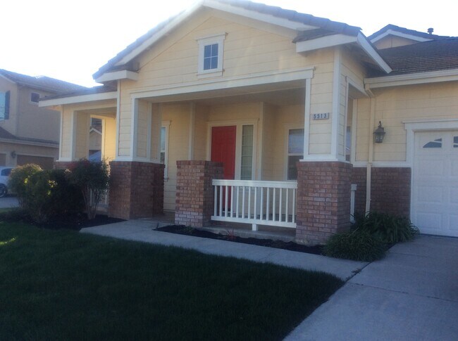 Building Photo - 5513 Goldseive Dr