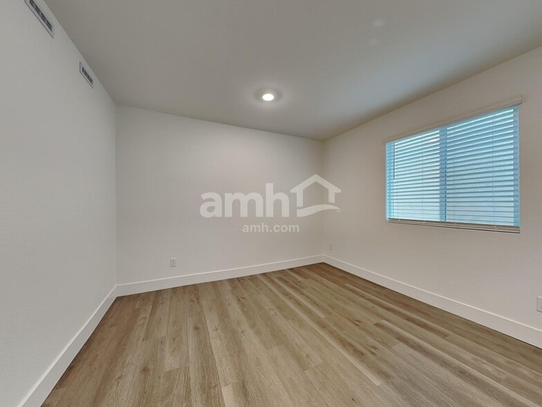 Building Photo - 8365 Flagpole Loop Ave