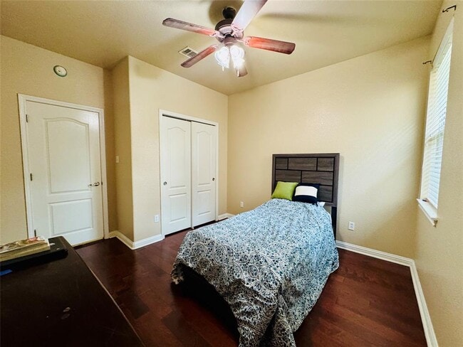 Building Photo - 205 Saddle Ridge Dr