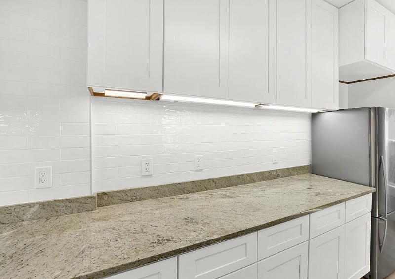 Building Photo - 523 Windsor St