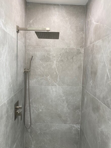 Bathroom - 2nd Floor - 1707 Barry Ave