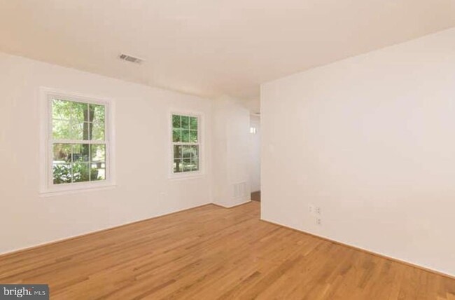 Building Photo - 8302 Moline Pl