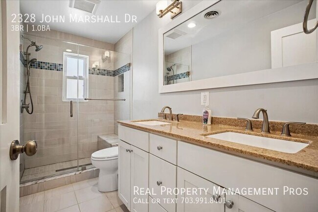 Building Photo - 2328 John Marshall Dr