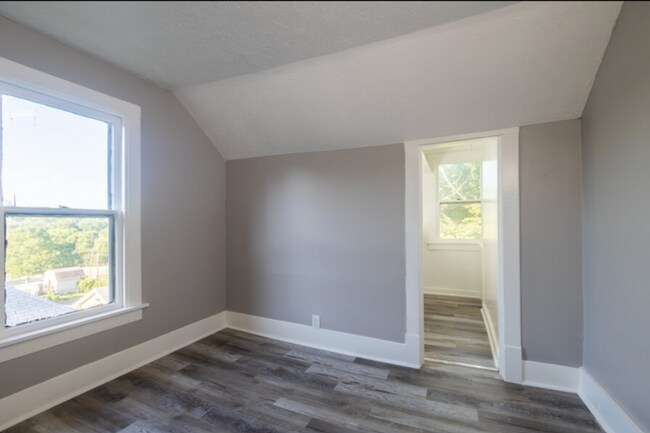 Building Photo - 4921 N 34th Ave