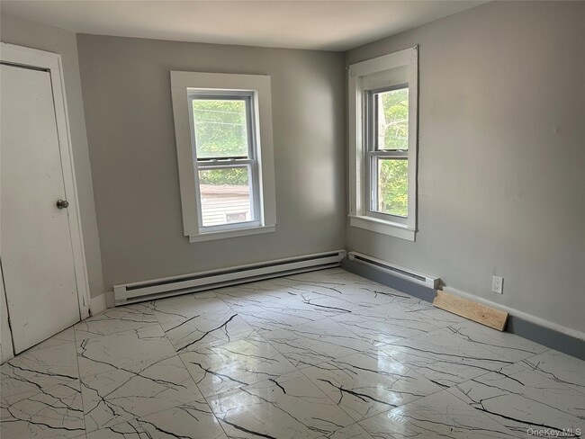 Building Photo - 404 NY-52