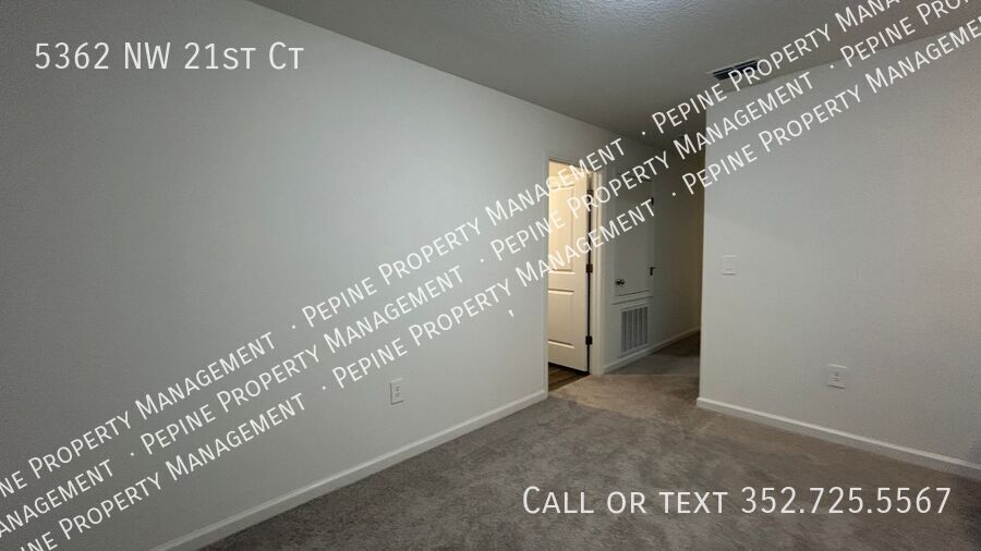 Building Photo - 5362 NW 21st Ct