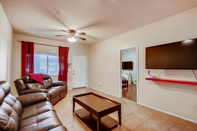 Building Photo - Spacious 2 Bed 2 Bath Tempe Condo - 1st Floor