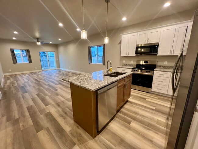 Building Photo - 3 Bedroom New Build Available Now!