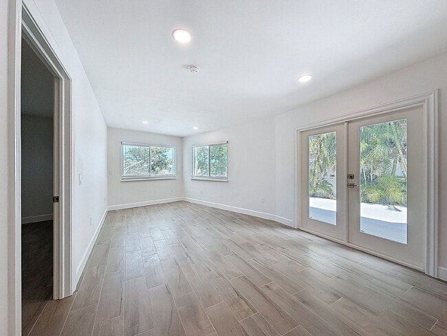 Building Photo - 200 176th Terrace E