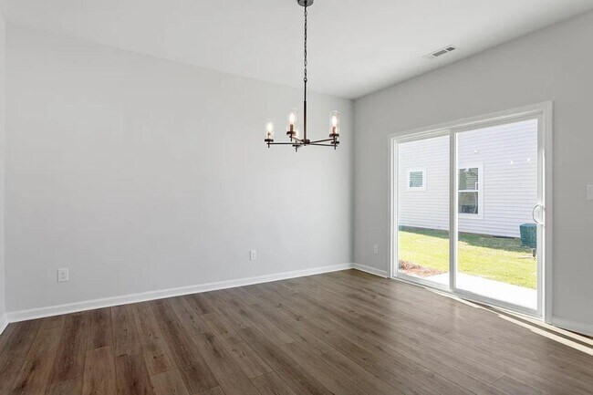 Building Photo - 51 Pansy Pk