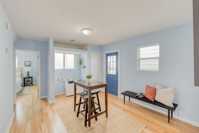 Building Photo - Fantastic 3bd/1ba home! Coming soon!