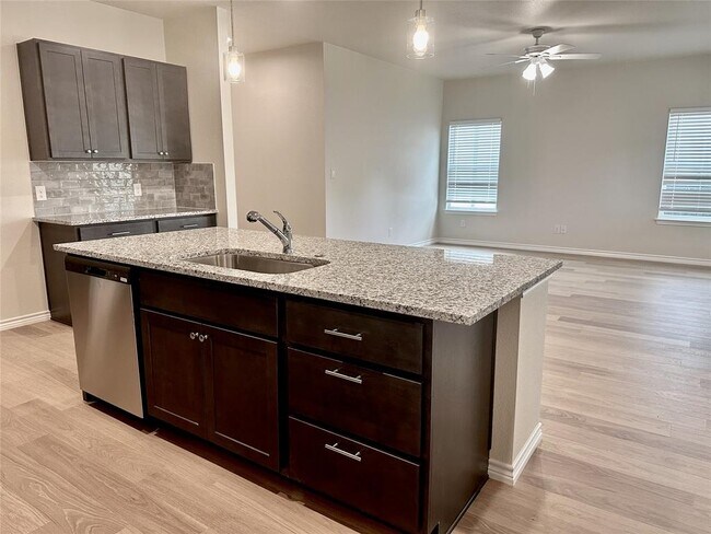 Building Photo - 506 War Admiral Dr