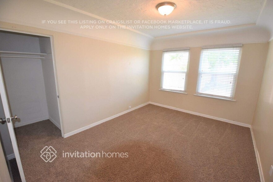 Building Photo - 8947 S Denker Ave