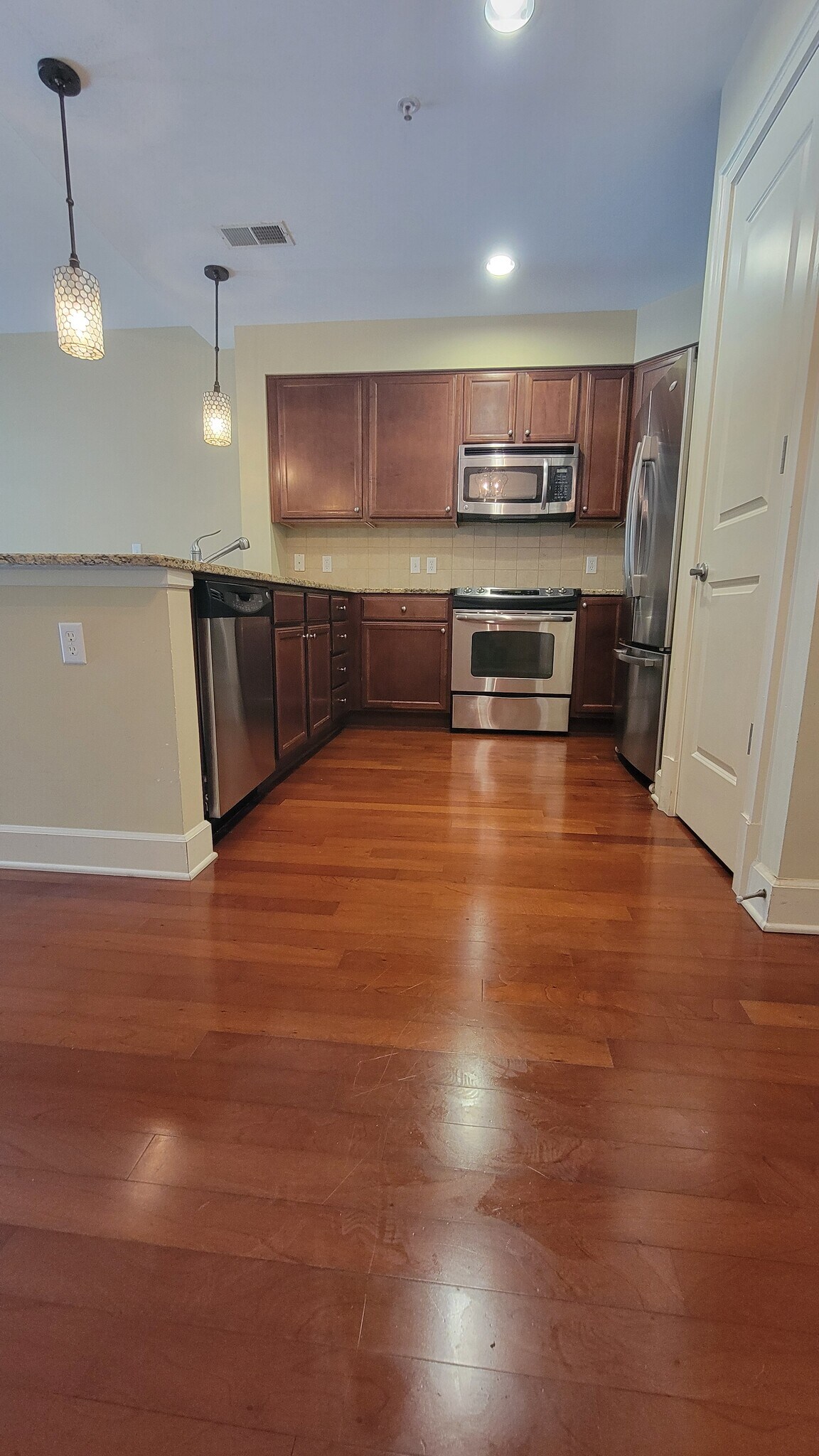 kitchen isle - 200 River Vista Dr