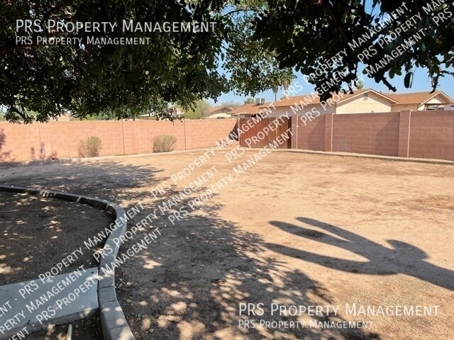 Building Photo - 410 W Santa Cruz Dr