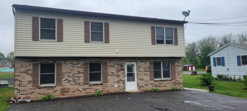 Primary Photo - 5 E Green St