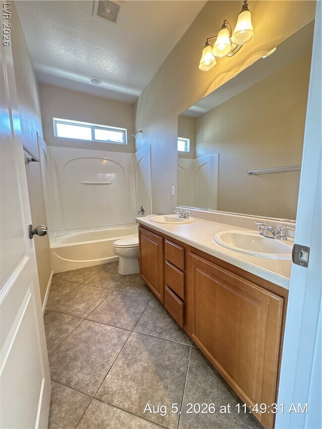 Building Photo - 711 Taliput Palm Pl