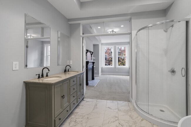 Building Photo - 1713 Linden Ave