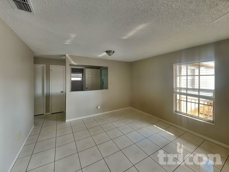 Building Photo - 1924 Derbywood Dr