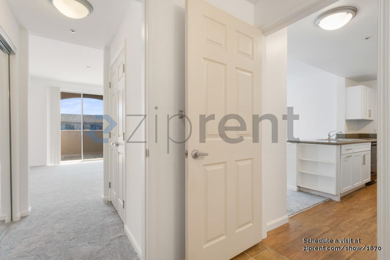 Building Photo - Unit 4042
