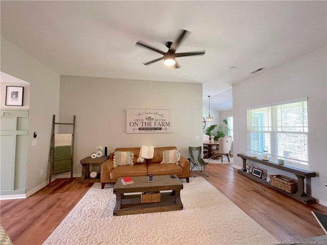 Building Photo - 178 Angel Oak Dr