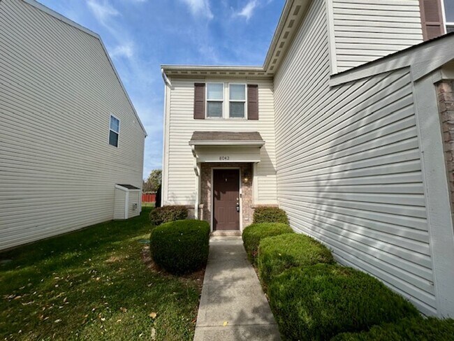 Building Photo - Beautiful 4 bedroom 2.5 bath 2 story home ...