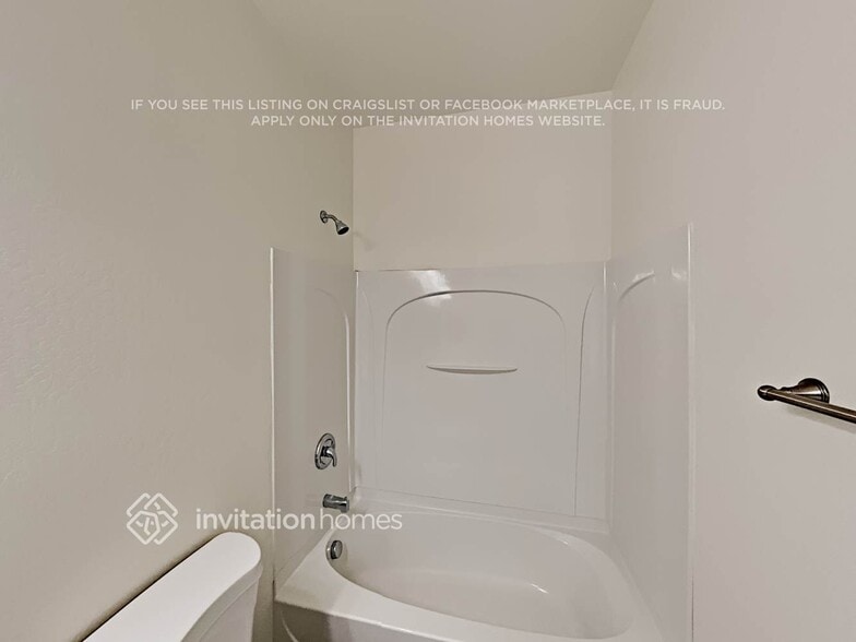 Building Photo - 10054 E Impala Ave